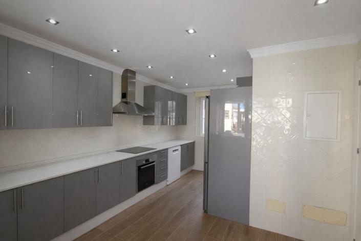 Image No.17-3 Bed Semi-Detached for sale