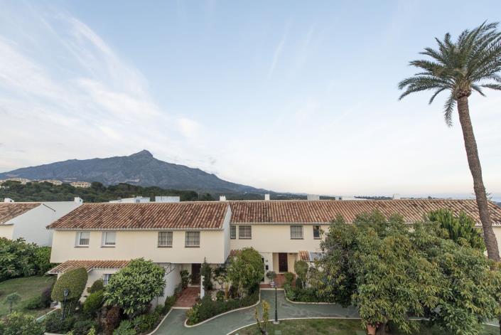 Image No.28-3 Bed Townhouse for sale