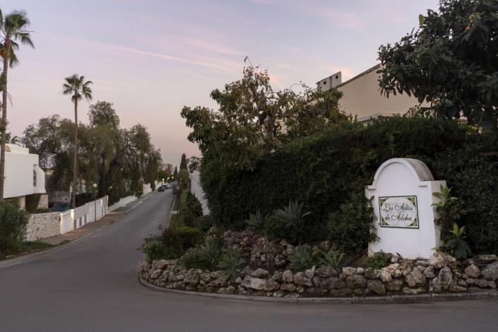 Image No.46-3 Bed Townhouse for sale