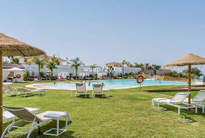 Image No.26-3 Bed Apartment for sale