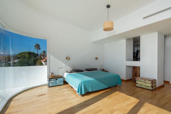 Image No.17-3 Bed Villa for sale