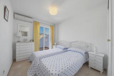 12-53013098fcab6c38b1379cd33298e050