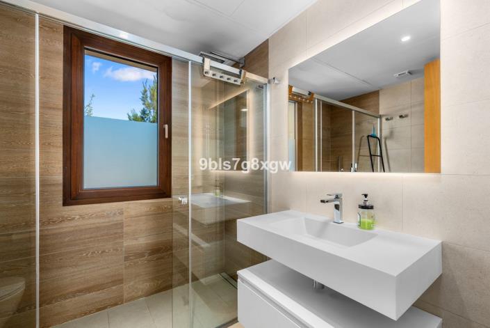 Image No.22-3 Bed Apartment for sale