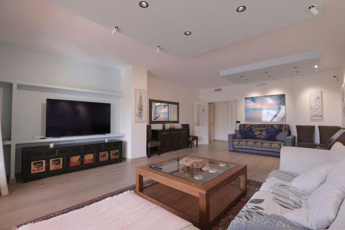 Image No.8-3 Bed Apartment for sale