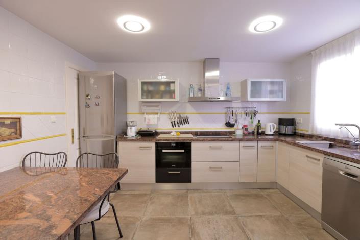 Image No.15-3 Bed Apartment for sale