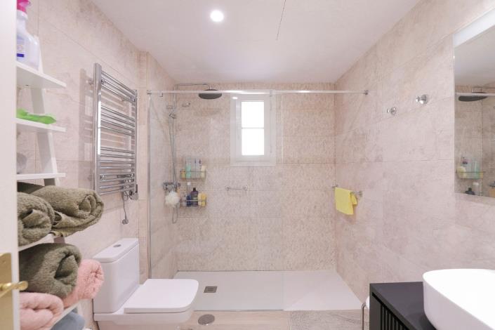 Image No.19-3 Bed Apartment for sale