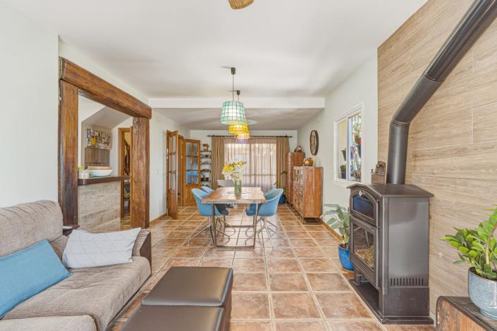 Image No.2-3 Bed Townhouse for sale