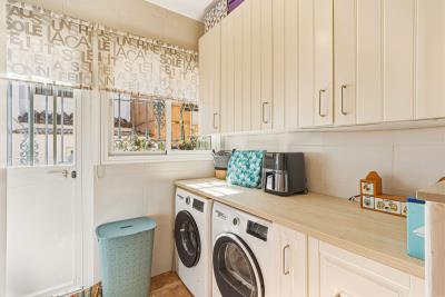 11-20939a0134ad724a8cb2a801094d15a4