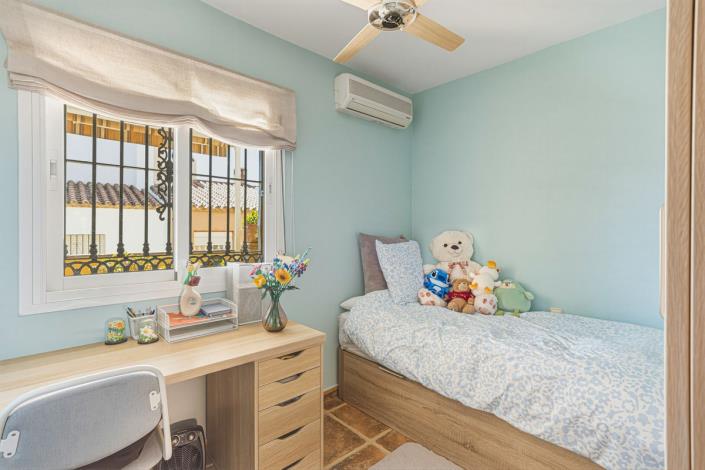 Image No.14-3 Bed Townhouse for sale