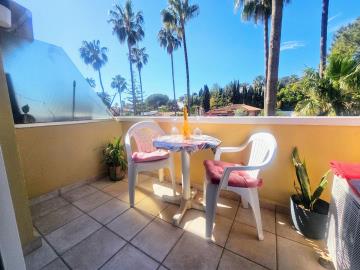 11-20939a0134ad724a8cb2a801094d15a4