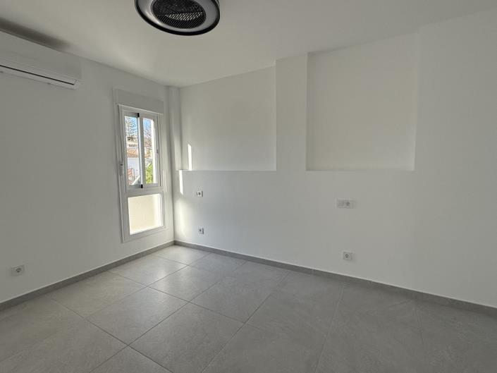 Image No.21-3 Bed Penthouse for sale