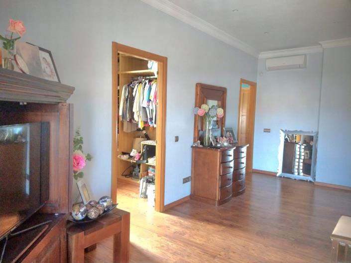 Image No.15-4 Bed Villa for sale