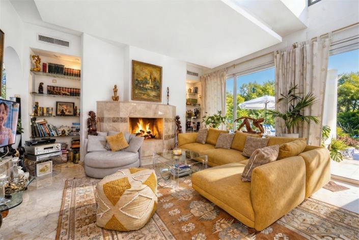 Image No.7-3 Bed Villa for sale