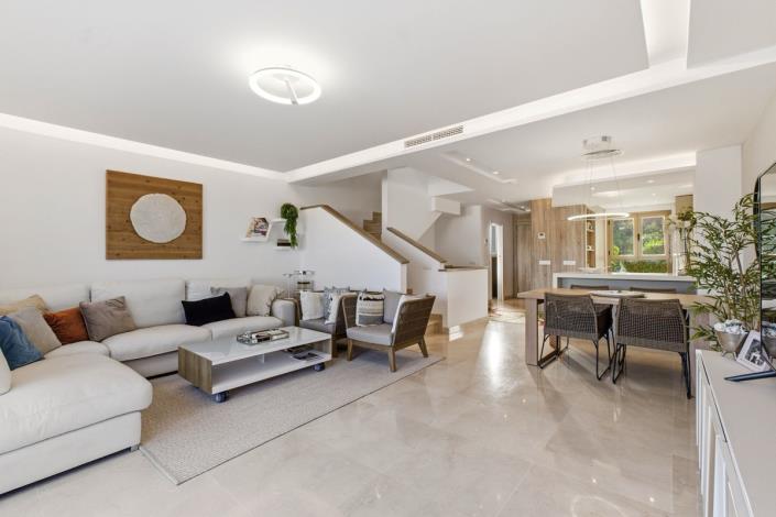 Image No.8-3 Bed Townhouse for sale