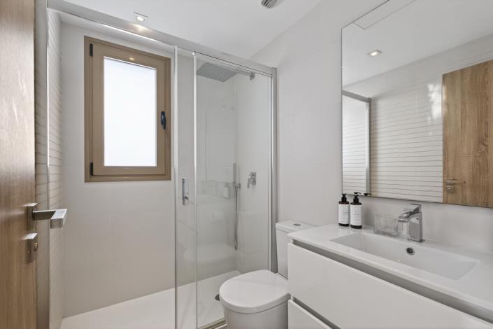 Image No.20-3 Bed Townhouse for sale