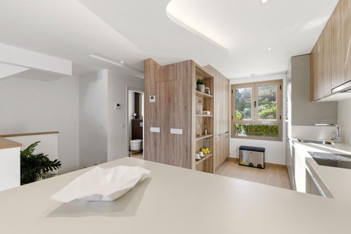 Image No.28-3 Bed Townhouse for sale