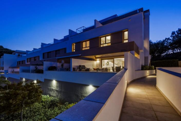 Image No.37-3 Bed Townhouse for sale