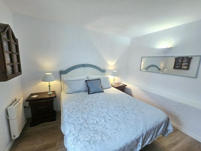 Image No.10-2 Bed Semi-Detached for sale