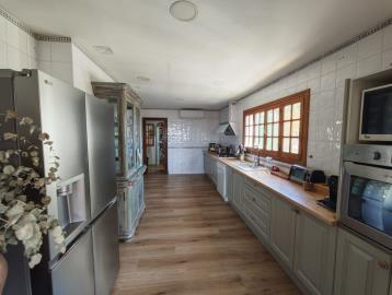 11-20939a0134ad724a8cb2a801094d15a4