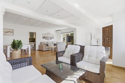 8-e64a9055bba3e77ac8aca3b893cdf826