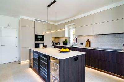 8-e64a9055bba3e77ac8aca3b893cdf826