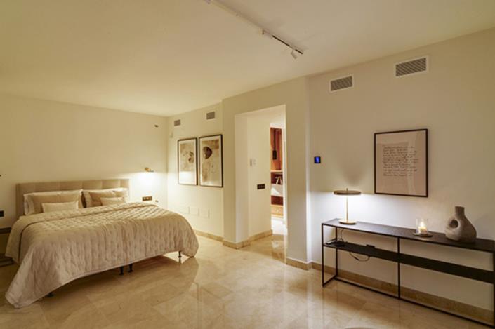 Image No.17-Villa de 5 chambres à vendre à Nueva Andalucia