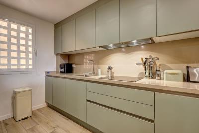 12-53013098fcab6c38b1379cd33298e050