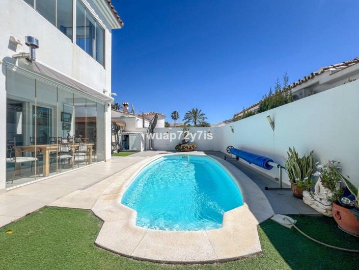 Image No.3-3 Bed Villa for sale