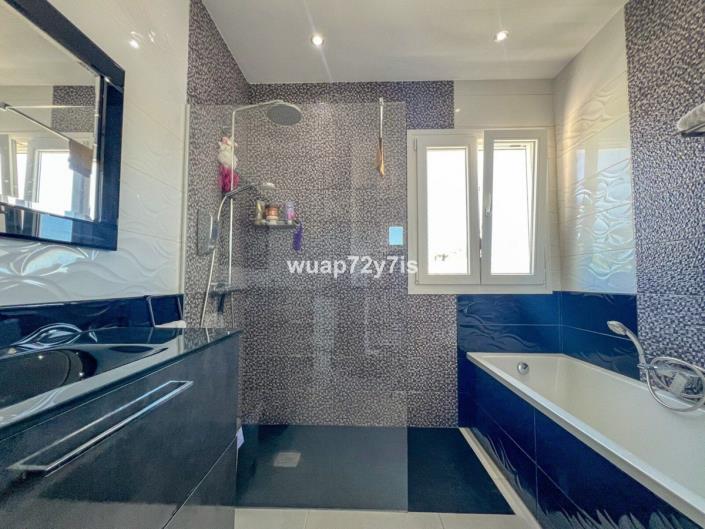 Image No.26-3 Bed Villa for sale