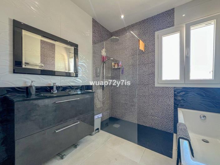 Image No.27-3 Bed Villa for sale