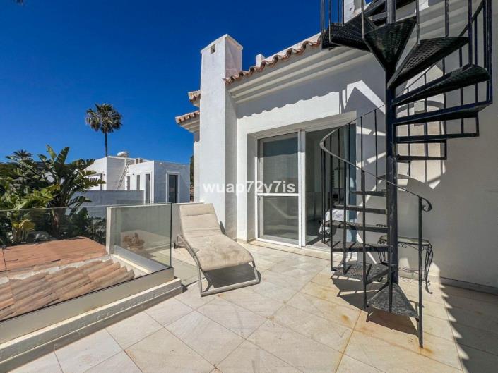 Image No.40-3 Bed Villa for sale