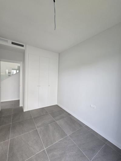 Image No.19-3 Bed Semi-Detached for sale