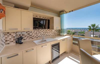 8-e64a9055bba3e77ac8aca3b893cdf826