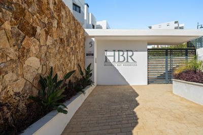 10-bb915d1cb19341576dcdc994b81ab9c5