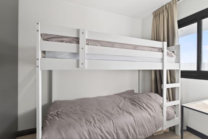 Image No.24-3 Bed Apartment for sale