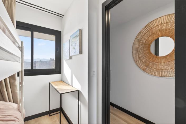 Image No.25-3 Bed Apartment for sale