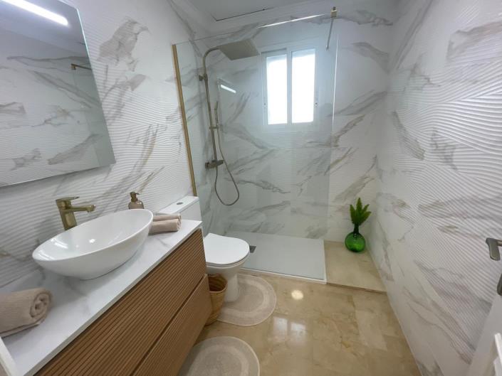 Image No.28-2 Bed Apartment for sale