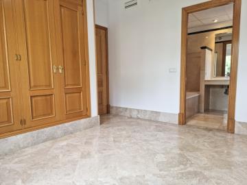 11-20939a0134ad724a8cb2a801094d15a4