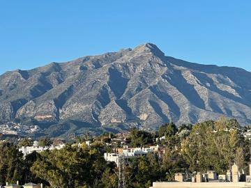 2-5bd7b9d04b45e33852eaf0ec6670150d