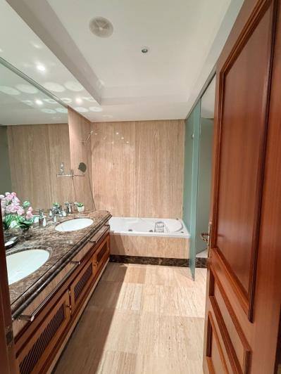 Image No.12-3 Bed Apartment for sale