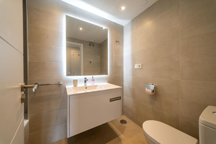 Image No.28-2 Bed Apartment for sale