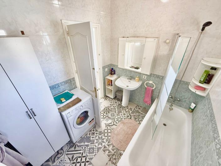 Image No.14-3 Bed Apartment for sale