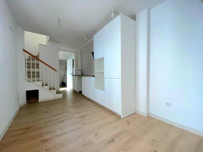 Image No.2-2 Bed Townhouse for sale