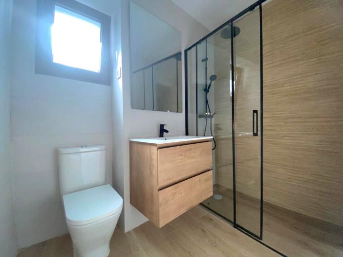 Image No.5-2 Bed Townhouse for sale