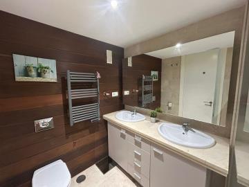 11-20939a0134ad724a8cb2a801094d15a4