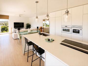 12-53013098fcab6c38b1379cd33298e050