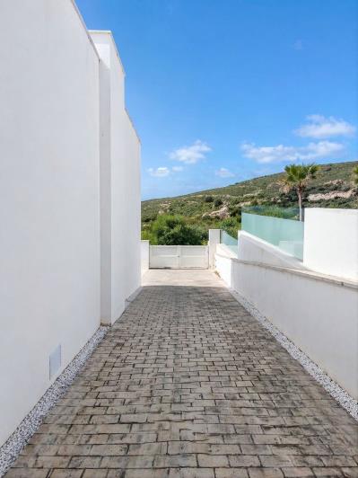 Image No.22-3 Bed Villa for sale