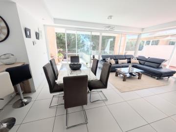 10-bb915d1cb19341576dcdc994b81ab9c5