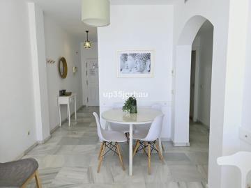 11-20939a0134ad724a8cb2a801094d15a4