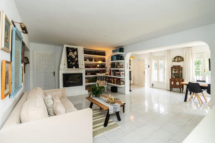 Image No.3-6 Bed Villa for sale